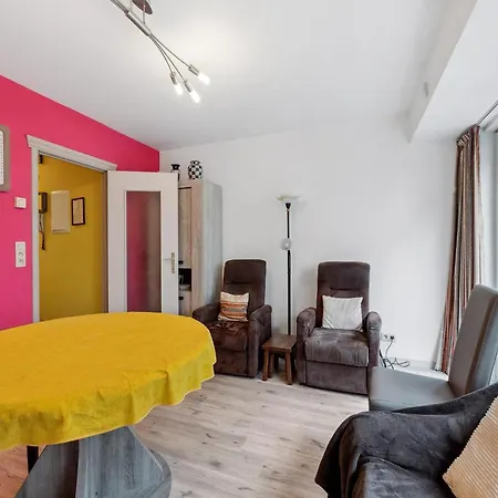 Lägenhet Cosy Near The Center *